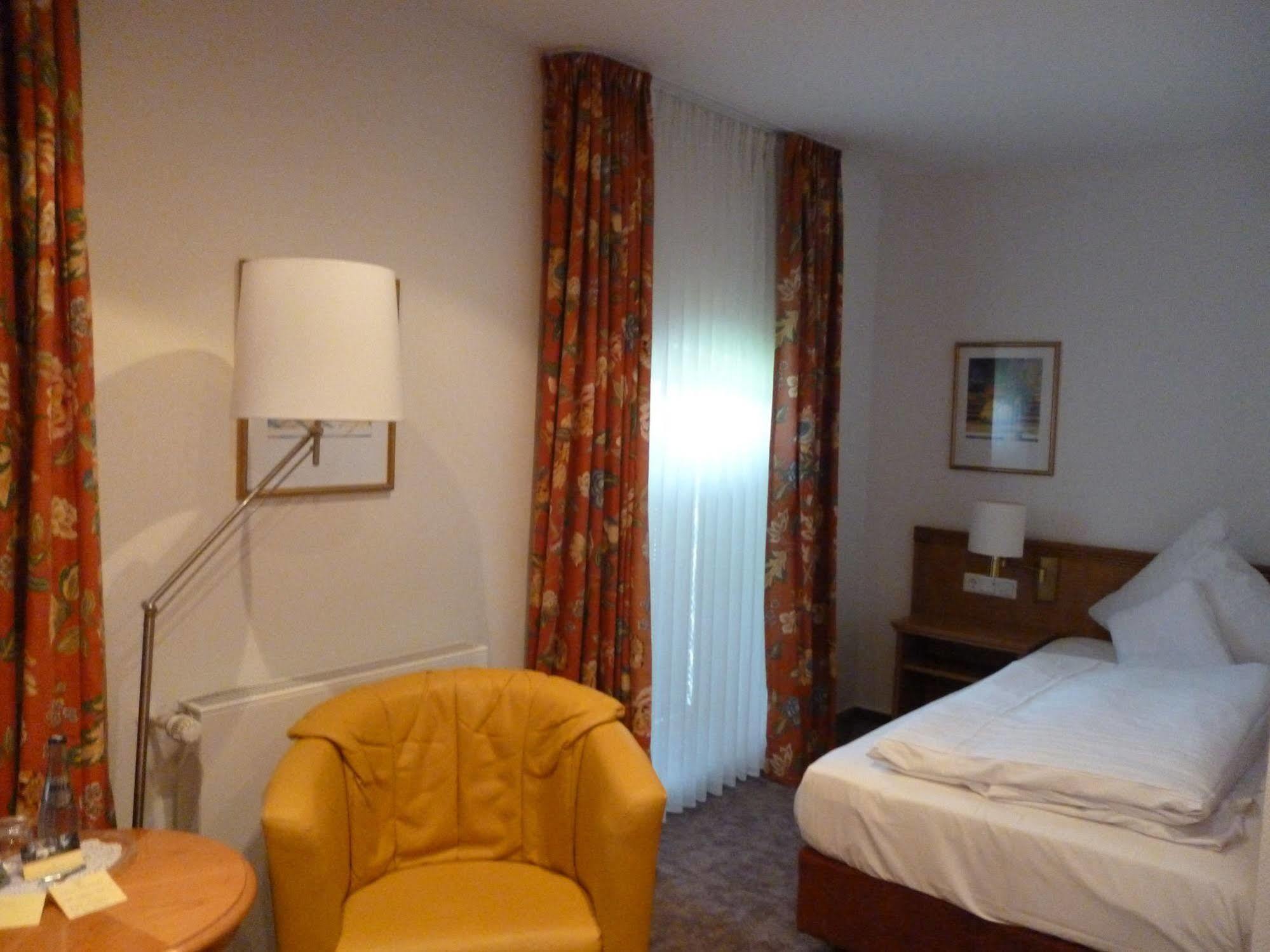 Hotel Goedecke Sarstedt Esterno foto